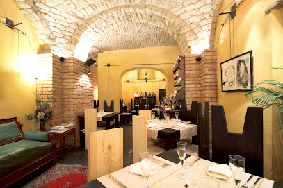 Taverna Santa Maria De Domno - Via Masuccio Salernitano, 63, 84121 Salerno SA, Italy