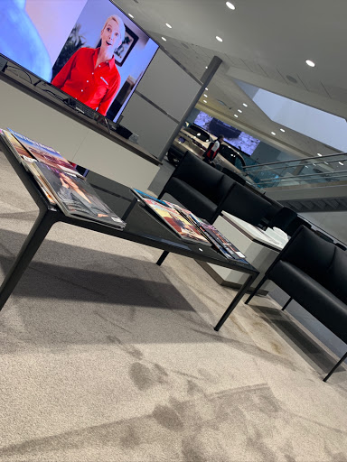 Porsche Dealer «Porsche Exchange», reviews and photos, 2300 Skokie Valley Rd, Highland Park, IL 60035, USA