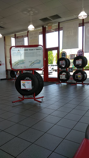 Tire Shop «Discount Tire Store - Bothell, WA», reviews and photos, 20914 Bothell Everett Hwy, Bothell, WA 98021, USA