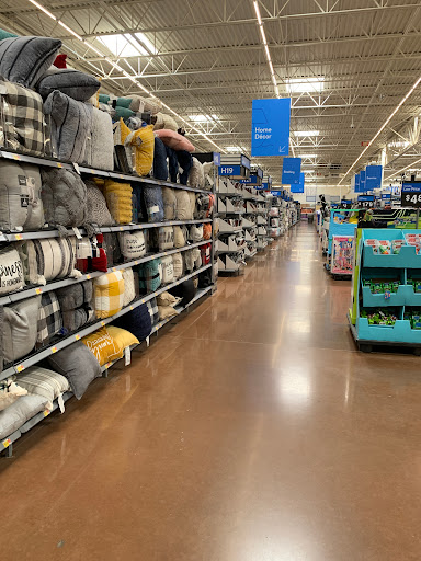 Tire Shop «Walmart Tires & Auto Parts», reviews and photos, 2020 Bashford Manor Ln, Louisville, KY 40218, USA