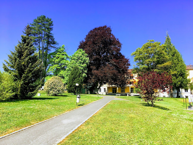 Kommentare und Rezensionen über Réseau Hospitalier Neuchâtelois - Val-De-Ruz