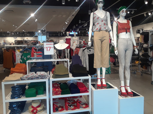 Clothing Store «Forever 21 Red», reviews and photos, 171 W 230th St, Bronx, NY 10463, USA
