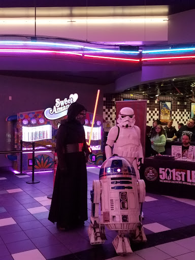 Movie Theater «Regal Cinemas Henrietta 18», reviews and photos, 525 Marketplace Dr, Rochester, NY 14623, USA