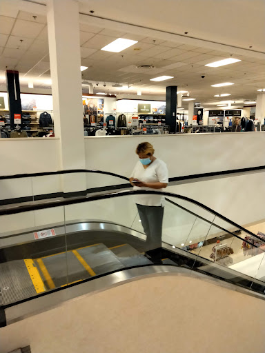 Movie Theater «North Riverside Luxury 6: Classic Cinemas», reviews and photos, 7501 W Cermak Rd, Riverside, IL 60546, USA