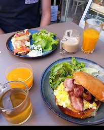 Photo n°131 de Punch à Annecy ()