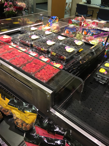 Grocery Store «Safeway», reviews and photos, 6340 Commerce Blvd, Rohnert Park, CA 94928, USA