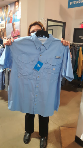 Sportswear Store «Columbia Sportswear Outlet», reviews and photos, 6800 Oxon Hill Rd #600, Oxon Hill, MD 20745, USA