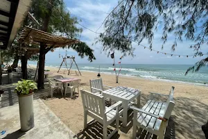 Surin Beach Resort & Restaurant HuayYang image