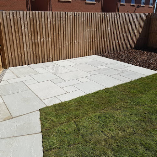 Outdoor Solutions Paving And Fencing - Nottingham
