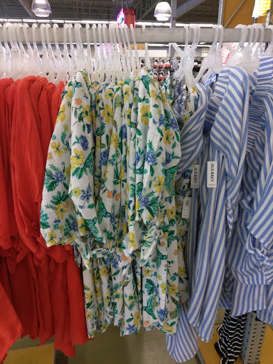 Clothing Store «Old Navy», reviews and photos, 485 River Rd, Edgewater, NJ 07020, USA