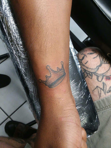Tattoo Shop «Island Tattoo & Piercings», reviews and photos, 6600 Manatee Ave W, Bradenton, FL 34209, USA