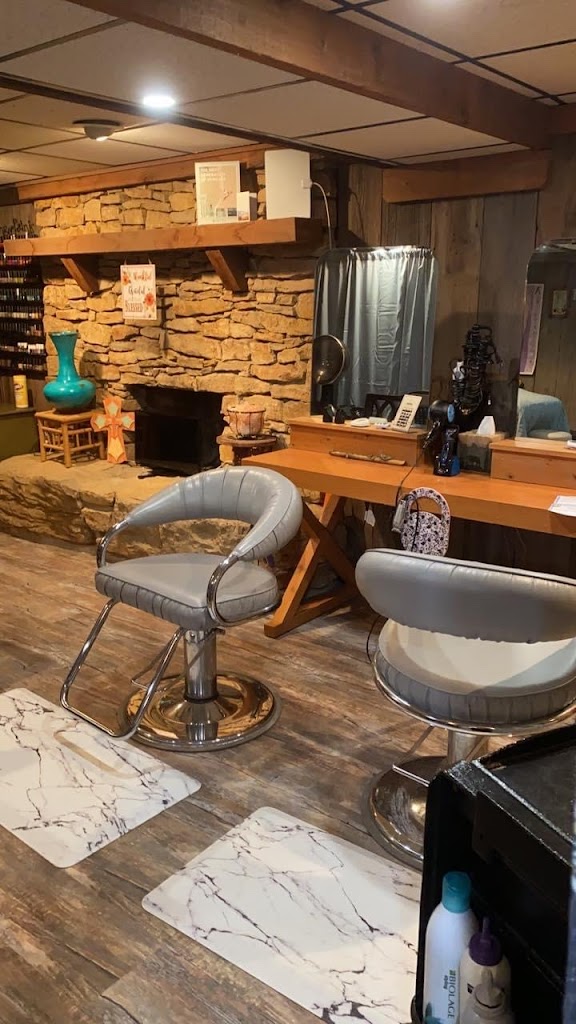 Kailonie's Salon & Spa 64080