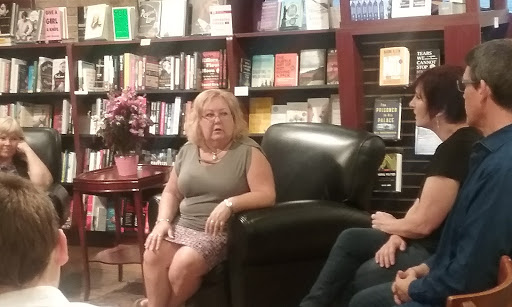 Book Store «Read Between the Lynes», reviews and photos, 111 E Van Buren St, Woodstock, IL 60098, USA