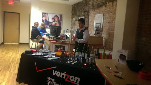 Cell Phone Store «Verizon Authorized Retailer - Wireless Zone», reviews and photos, 212 S Main St, Ann Arbor, MI 48104, USA