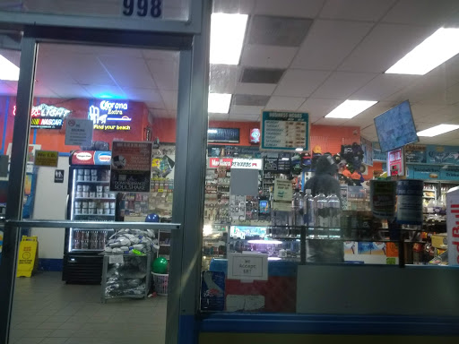 Convenience Store «Express Mart», reviews and photos, 998 S State St, Ukiah, CA 95482, USA