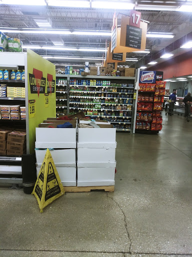 Shopping Mall «Washington Square Mall.», reviews and photos, 4849 W North Ave, Chicago, IL 60639, USA