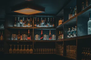 REO Bar image