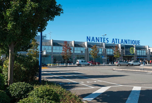 Europcar - Location voiture & camion - Nantes Aéroport à Bouguenais