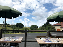 Atmosphère du Restaurant Auberge des Pradeaux à Grandrif - n°2