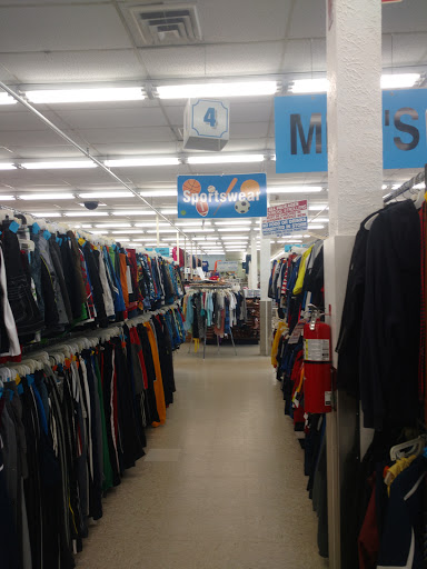 Thrift Store «Village Discount Outlet», reviews and photos, 2930 State Rd, Cuyahoga Falls, OH 44223, USA