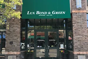 Lux Bond & Green image