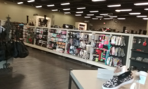 Shoe Store «DSW Designer Shoe Warehouse», reviews and photos, 761 Easton Rd, Warrington, PA 18976, USA