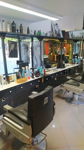 Perruqueries Johnmary en Girona, Girona