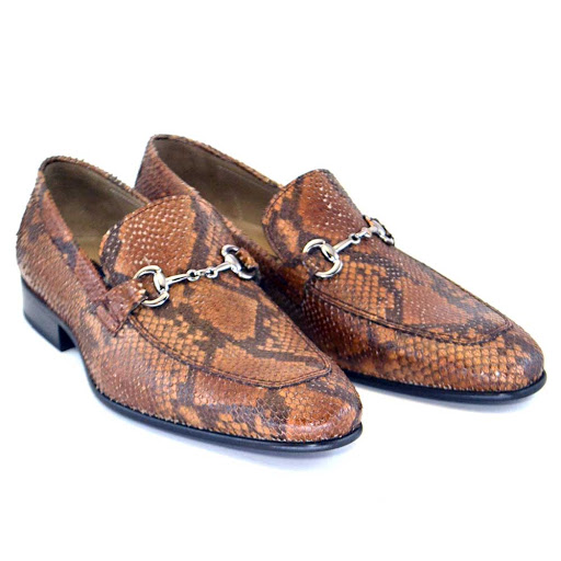 Shoe Store «Arrowsmith Shoes», reviews and photos, 5250 Old Orchard Rd #300, Skokie, IL 60077, USA