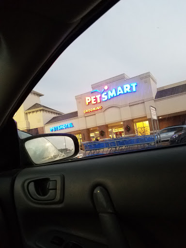 Pet Supply Store «PetSmart», reviews and photos, 2801 Pine Lake Rd, Lincoln, NE 68516, USA