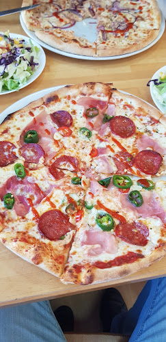 Kommentare und Rezensionen über Kreuz Bistro Pizza Kebap Take Away