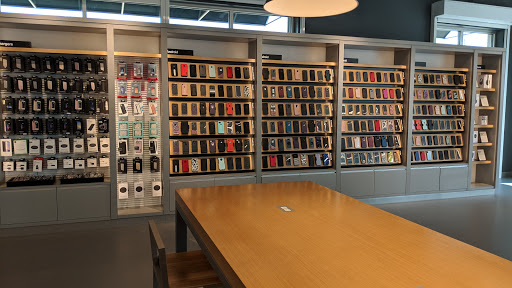 Cell Phone Store «Verizon», reviews and photos, 784 E Dundee Rd, Palatine, IL 60074, USA