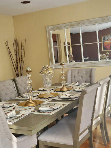 Furniture Store «Raymour & Flanigan Furniture and Mattress Store», reviews and photos, 410 Reidville Dr, Waterbury, CT 06705, USA