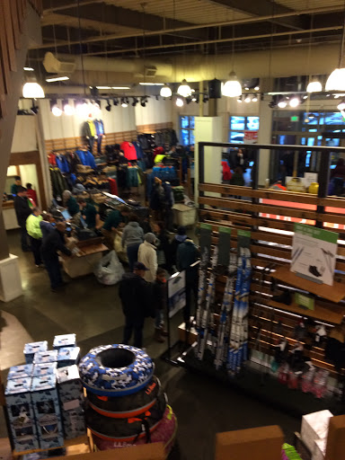 Clothing Store «L.L. Bean», reviews and photos, 340 Legacy Pl, Dedham, MA 02026, USA