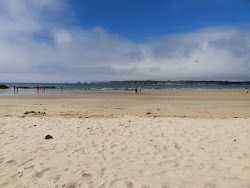 Foto di Plage de Kersiguenou con costa lunga e dritta