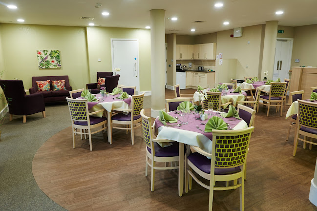 Ellesmere House Care Home - Care UK - Retirement home