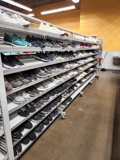 Thrift Store «Goodwill Store & Donation Center», reviews and photos, 2430 E Chapman Ave, Fullerton, CA 92831, USA