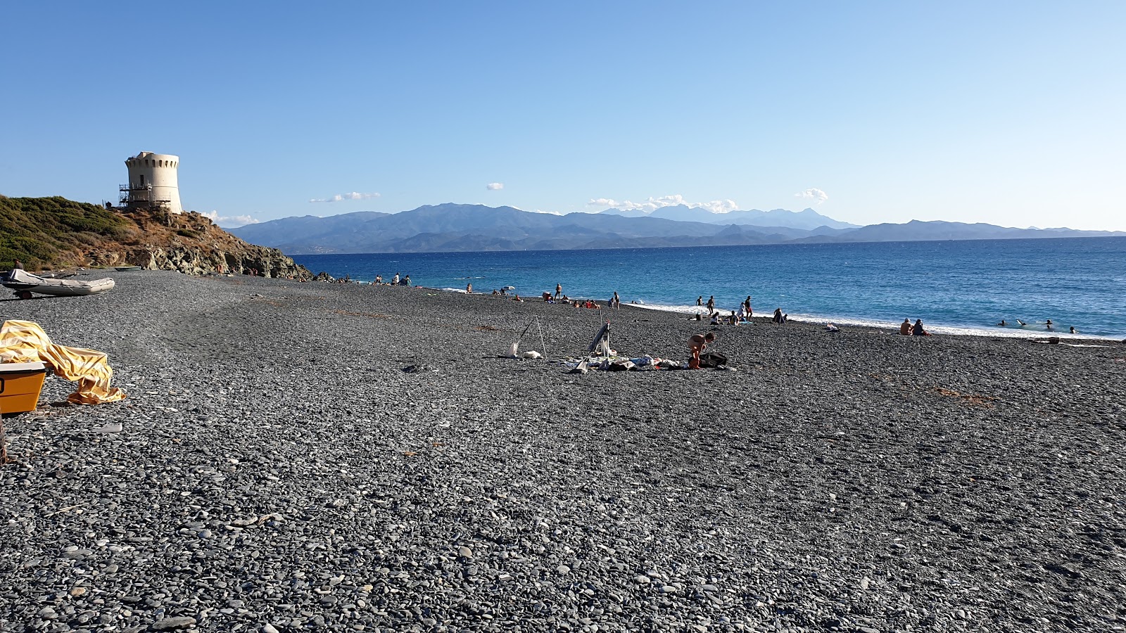 Foto de D'Albo beach apoiado por penhascos