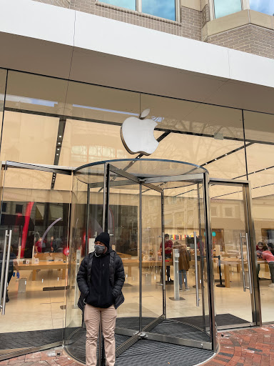 Computer Store «Apple Reston», reviews and photos, 11949 Market St, Reston, VA 20190, USA