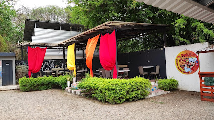 Donde El Gordo Restaurante - antigüo local de gimnasio champions, Barrio la caridad, calle hacia CENET, Comayagua 12101, Honduras