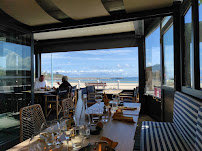 Atmosphère du Restaurant de fruits de mer La Marinière à Saint-Cast-le-Guildo - n°10