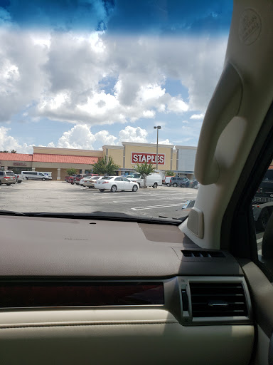 Office Supply Store «Staples», reviews and photos, 4058 13th St, St Cloud, FL 34769, USA