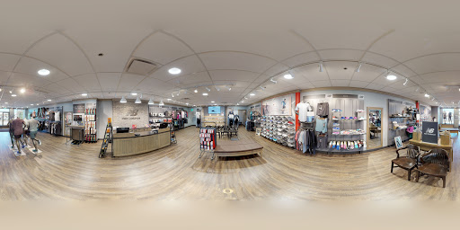 Shoe Store «New Balance - Milwaukee», reviews and photos, 17155 W Bluemound Rd a, Brookfield, WI 53005, USA