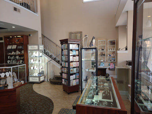 Jeweler «R.M. Johnson & Sons Jewelers», reviews and photos, 10 S College Ave, Salem, VA 24153, USA