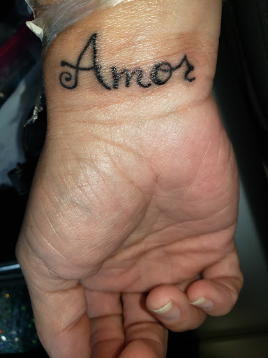 Tattoo Shop «One Love Tattoos», reviews and photos, 903 N Austin Ave, Georgetown, TX 78626, USA