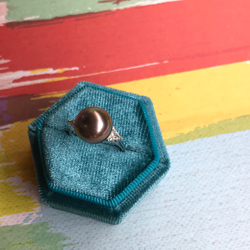 Jewelry Store «Joint Venture Estate Jewelers», reviews and photos, 185 King St, Charleston, SC 29401, USA