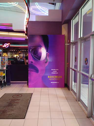 Movie Theater «Regal Cinemas Elmwood Center 16», reviews and photos, 2001 Elmwood Ave, Buffalo, NY 14207, USA