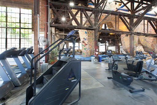 Rock Climbing Gym «Sacramento Pipeworks Climbing and Fitness», reviews and photos, 116 N 16th St, Sacramento, CA 95814, USA