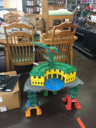 Thrift Store «Circle of Concern Thrift Store», reviews and photos, 4134 Orange Ave, Long Beach, CA 90807, USA