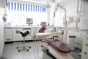 Praxis für Zahnheilkunde und Implantologie Dr. Bongartz MSc MSc & Kollegen image