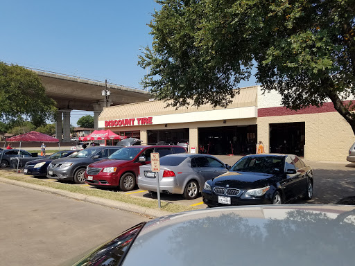 Tire Shop «Discount Tire Store», reviews and photos, 8219 Research Blvd, Austin, TX 78758, USA